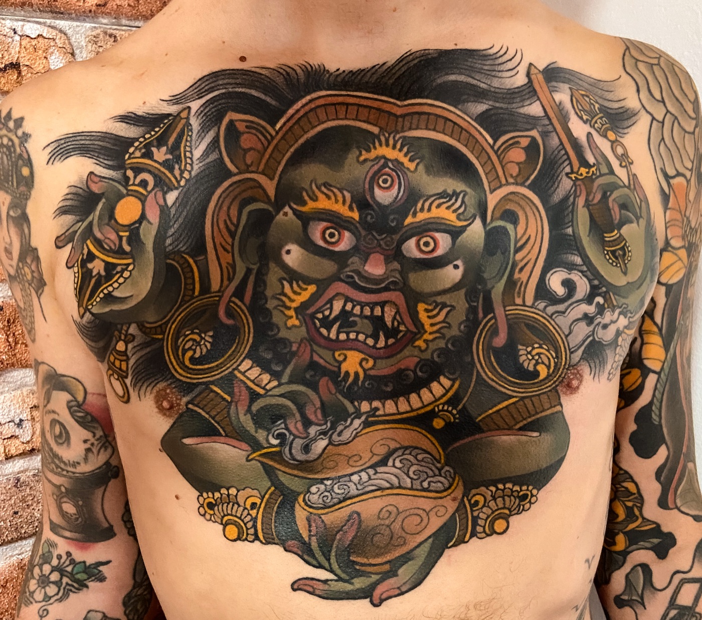 Custom Japanese rugtattoo met godheid door Alex, Cobra Gold Tattoo Studio in Balen